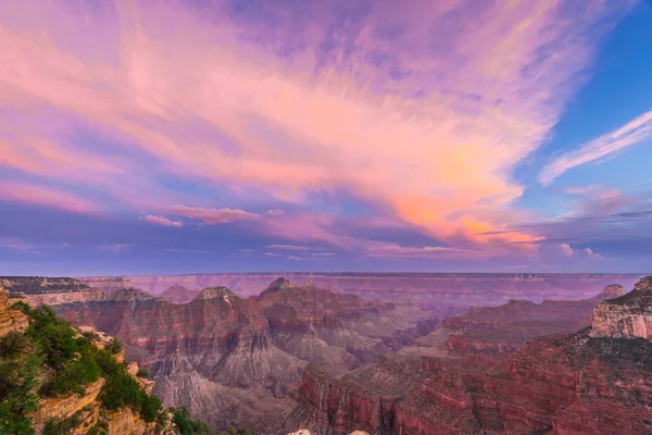 Moln vid norra kanten av Grand Canyon — Stockfoto