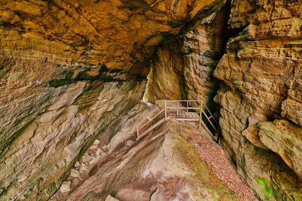 Gångväg - spricka i klipporna, KY — Stockfoto