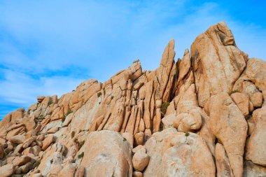 Joshua Tree Ulusal Parkı 'nda kaya oluşumu.