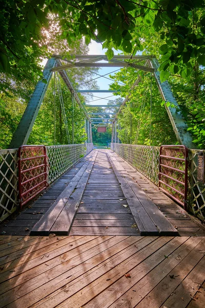 Old Iron Pedestrian Bride у Pershing State Park, Мо — стокове фото