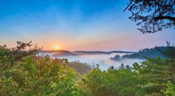 Salida del sol en Red River Gorge, KY —  Fotos de Stock