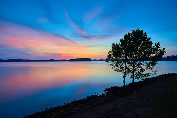 Nascer do sol no Lago Keowee, SC — Fotografia de Stock