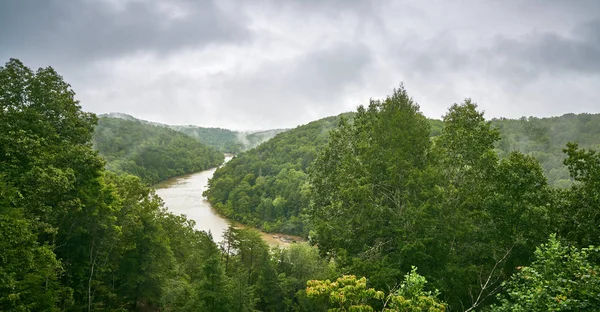 Sperriger Fluss — Stockfoto