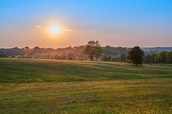 Tramonto sul campo — Foto Stock