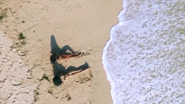 Aerial View Two Women Relaxing Beach — Stock Video