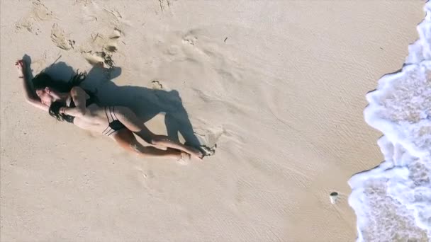 Sexy Jeune Femme Profiter Détente Sur Plage Sable Fin — Video