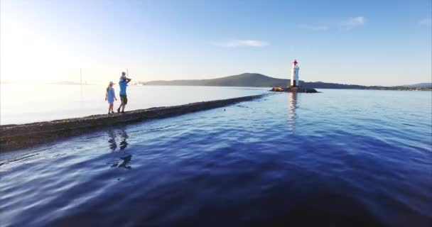 Beautiful View Family Walking Spit Tokarevsky Lighthouse Father Holding His — Stock Video