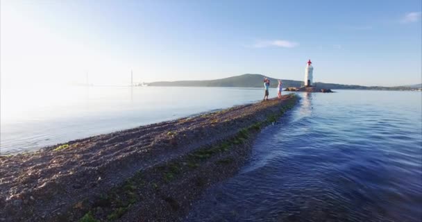 Belle Vue Famille Sur Flèche Phare Tokarevsky Père Joue Avec — Video