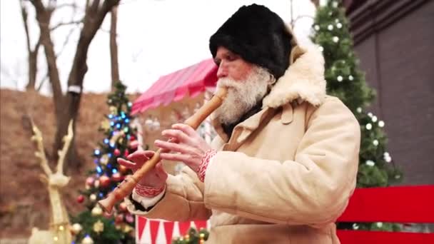 Portrait White Bearded Old Man Warm Coat Black Hat Playing — Stock Video