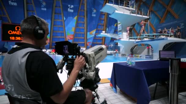 Kazan Russia July 2015 Television Camera Broadcast Competitions Synchronized Diving — Stock Video