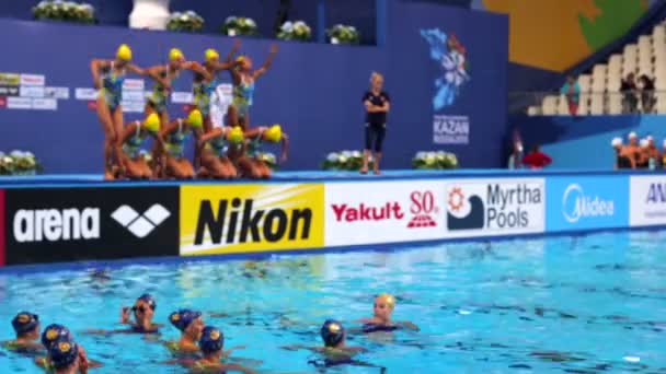 Kazan Ryssland Juli 2015 Synkroniserade Simmare Laget Träna Pool Innan — Stockvideo