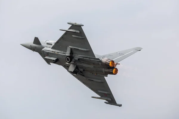 意大利空军 2000 台风图片在2018皇家国际空中纹身在英国皇家空军费尔福德在格洛斯特郡 — 图库照片