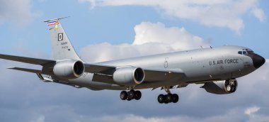 Nisan 2019'da Raf Mildenhall, Suffolk'a inen 100..