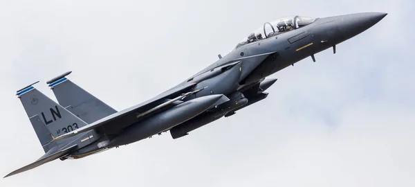 15E攻击鹰被分配到492D战术战斗机中队发射从拉夫莱肯希思在2019年4月训练索蒂 — 图库照片