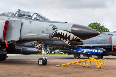 Türk Hava Kuvvetleri F-4E-2020 Phantom, 2019 Royal Uluslararası Hava dövmesi 'nde raf Fairford 'da yakalandı.