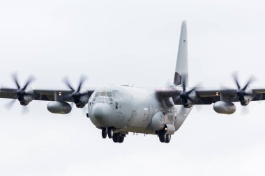 İtalyan Hava Kuvvetleri C-130J Hercules 2019 Royal Uluslararası Hava dövmesi 'nde raf Fairford 'da yakalandı.