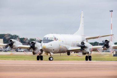 Alman Donanma P-3c Orion 2019 içinde yakalanan Royal Uluslararası Hava dövme raf Fairford.