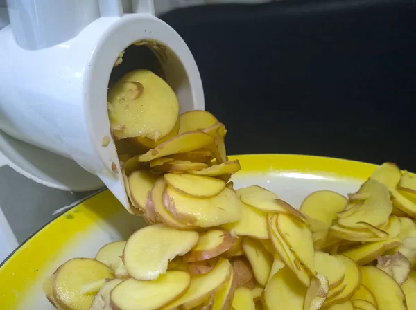 Cortar Patatas Círculos Delgados Hogar Amoladora Carne Mecánica — Foto de Stock