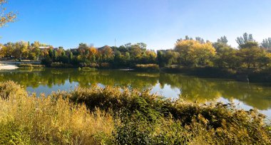 Yaz aylarında Ukrayna şehir Krivoy Rog su manzara