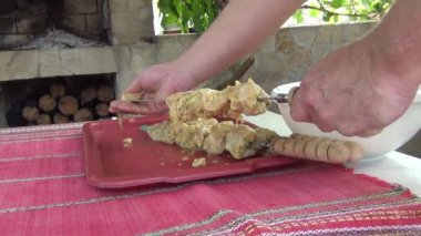 barbekü ızgara sonraki kızartma için bir şiş üzerinde et dize parçaları