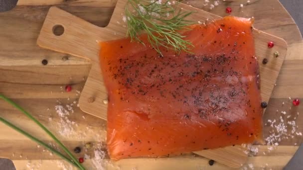 Zalm, forel filet close-up — Stockvideo