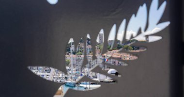 Cannes, Fransa-Mayıs 14: Logo, Festival Sarayı, Mayıs'ta, Fransa'nın Cannes 2018 gösterilen. Adımları sanatçılarından biri Uluslararası Film Festivali, Europe ünlü yükselişi için kırmızı halı