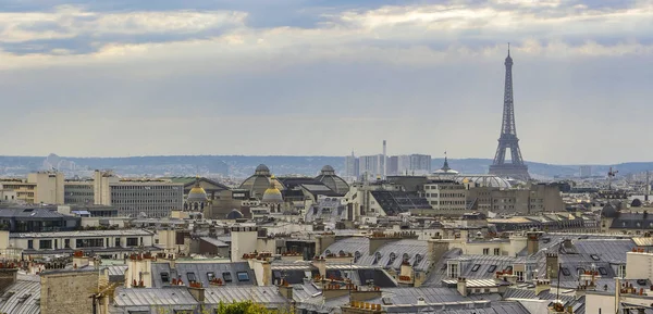 Die Dächer Von Paris Und Ihre Schornsteine Unter Wolkenhimmel Frankreich — Stockfoto