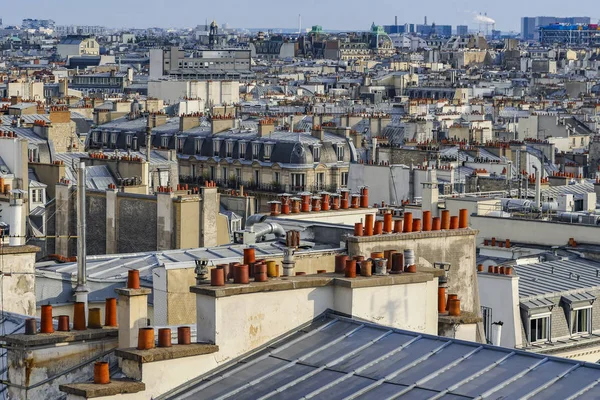 Daken Van Parijs Schoorstenen Onder Een Hemel Van Wolken Frankrijk — Stockfoto