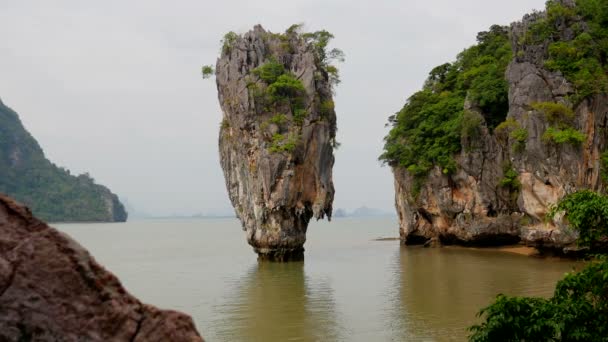 James Bond Island in thailand, ko tapu — Stock video
