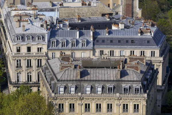 Paris, France, beautiful building at spring — Stock Photo, Image