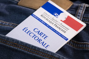 Fransız seçmen kartı resmi hükümet kot arka cebinde kağıt oy izin