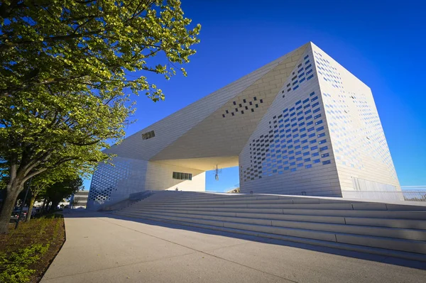 Burdeos, Francia - Julio 2019: Museo de la MECA en Burdeos, la H —  Fotos de Stock