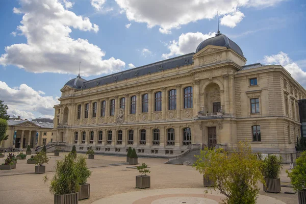 PARIS, FRANÇA - 14 de agosto de 2019 Museu de História Natural, Grande — Fotografia de Stock