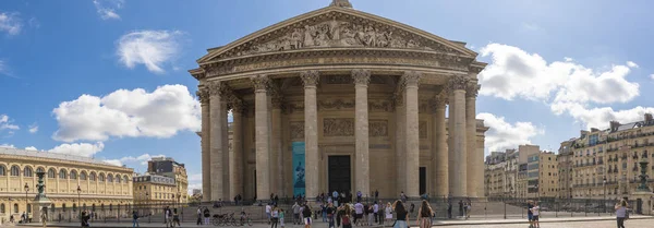 パリフランスのラテン地区のパンテオンの建物、バスティーユの日の間に有名な記念碑 — ストック写真