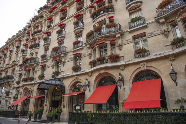 프랑스 파리 - 2019년 8월 19일: 호텔 플라자 아테네아 — 스톡 사진