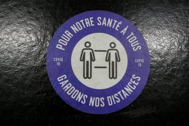Covid-19 salgını sırasında Paris Metro 'da çıkartma