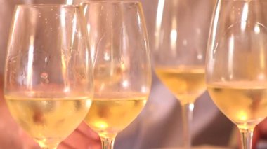 Şarap tadım bardakları, beyaz şarap