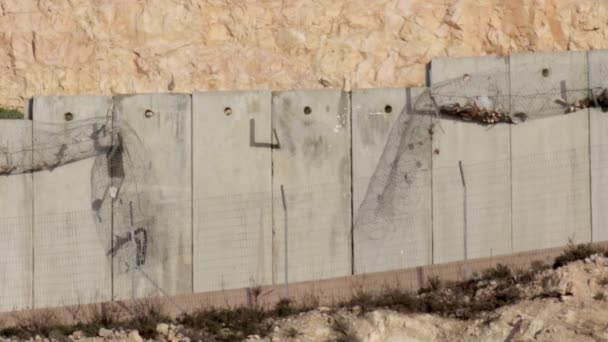 Vista Del Muro Hormigón Jerusalén Con Alambre Púas — Vídeo de stock