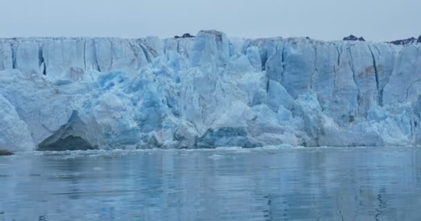 Spitsbergen Büyük Buzdağı Doğal Görünümünü — Stok video