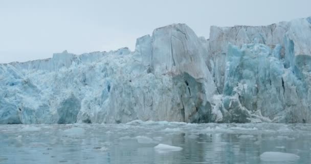 Scenic View Large Iceberg Spitsbergen — Stock Video