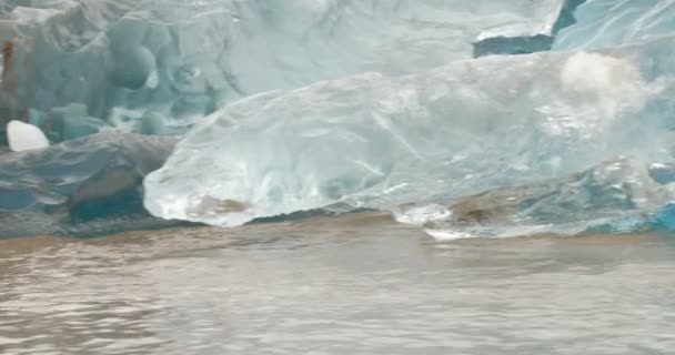 Zavřít Pohled Velký Kus Ledovce Špicberky — Stock video