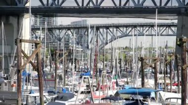 Doğal görünümü ile tekneler, Kanada Vancouver pier 