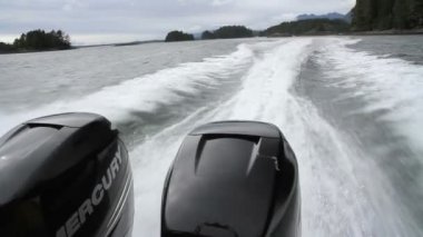 Vancouver gölden doğal görünümü arkasında tekne, Kanada