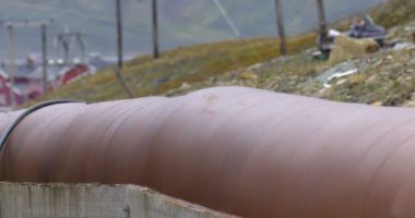 Paslı Longyearbyen borularının görünümü Kapat