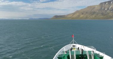 Güzel atış ise bir gemi ve Longyearbyen manzara