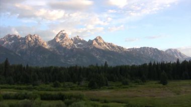 Dağlar doğal görünümü Grand Teton Milli Park, ABD