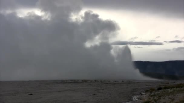Doğal Görünümünü Gazer Yellowstone Milli Parkı Abd — Stok video