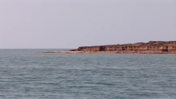 Blick Auf Die Küste Des Toten Meeres Island — Stockvideo