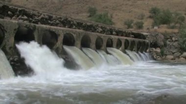 Ürdün Nehri, İsrail üzerinde taş köprü