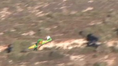 Savaş uçağı püskürtme yangın orman, Mount Carmel, İsrail yanan üzerinde söndürücü ateş